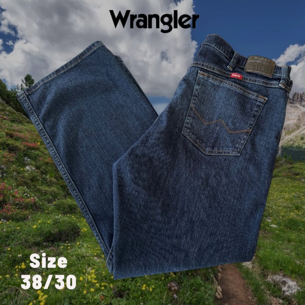 Wrangler Authentics Men's Relaxed Fit Boot Cut Dark Wash Denim Jean Size 38/30